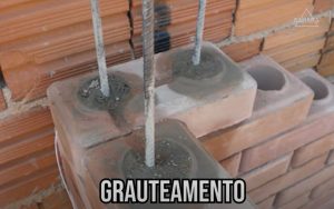 Grauteamento de tijolo ecológico